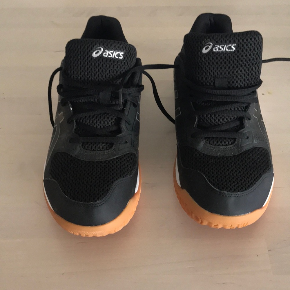 Court shoes brand new